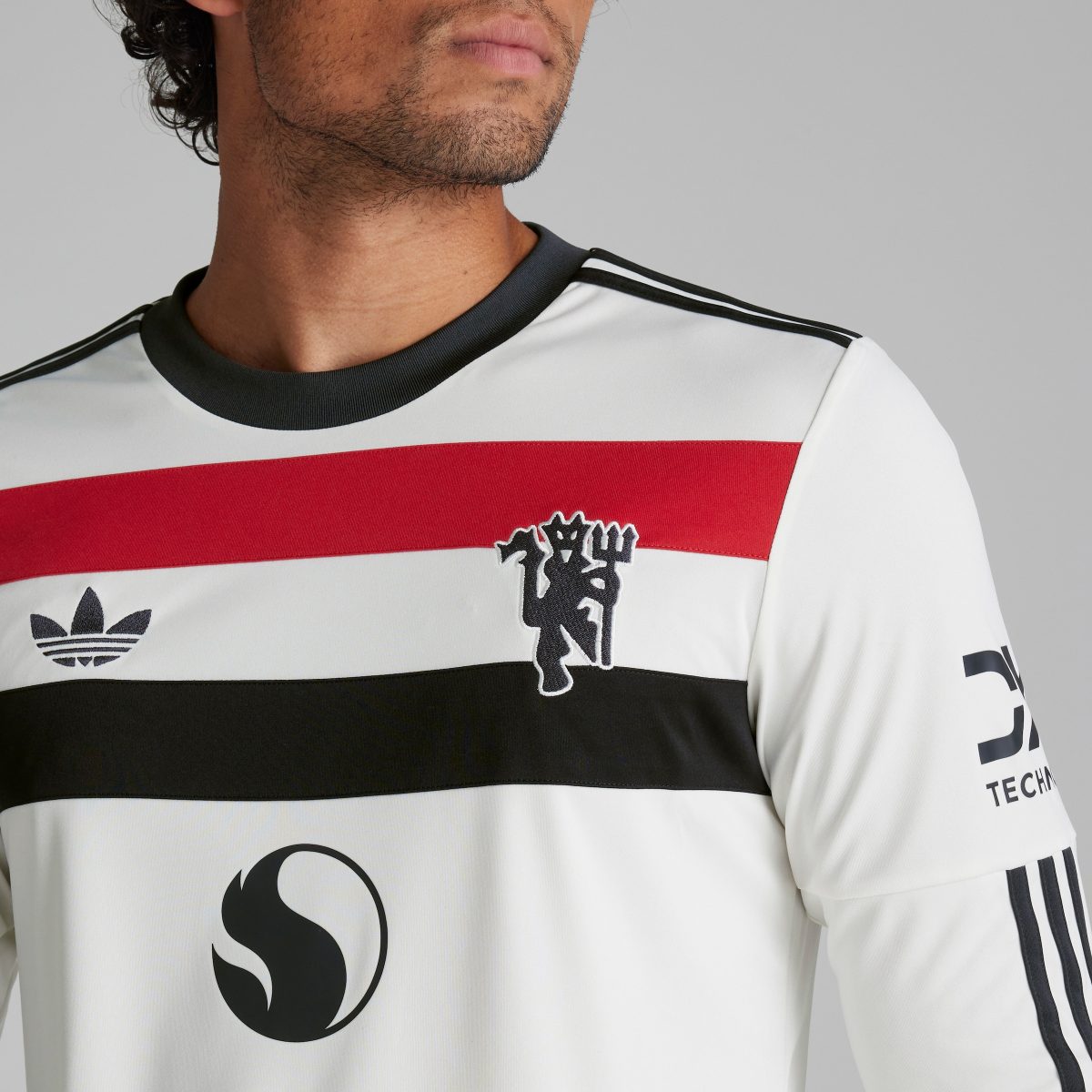 terza maglia a manica lunga del manchester united 2425 – 11 joshua orobosa zirkzee Collezione | Maglie Ufficiali Man Utd